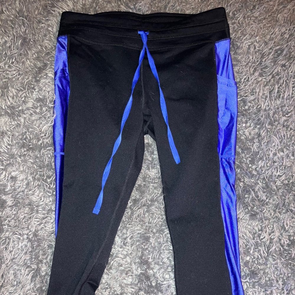 Fabletics Black/Blue Size 4 Workout Leggings